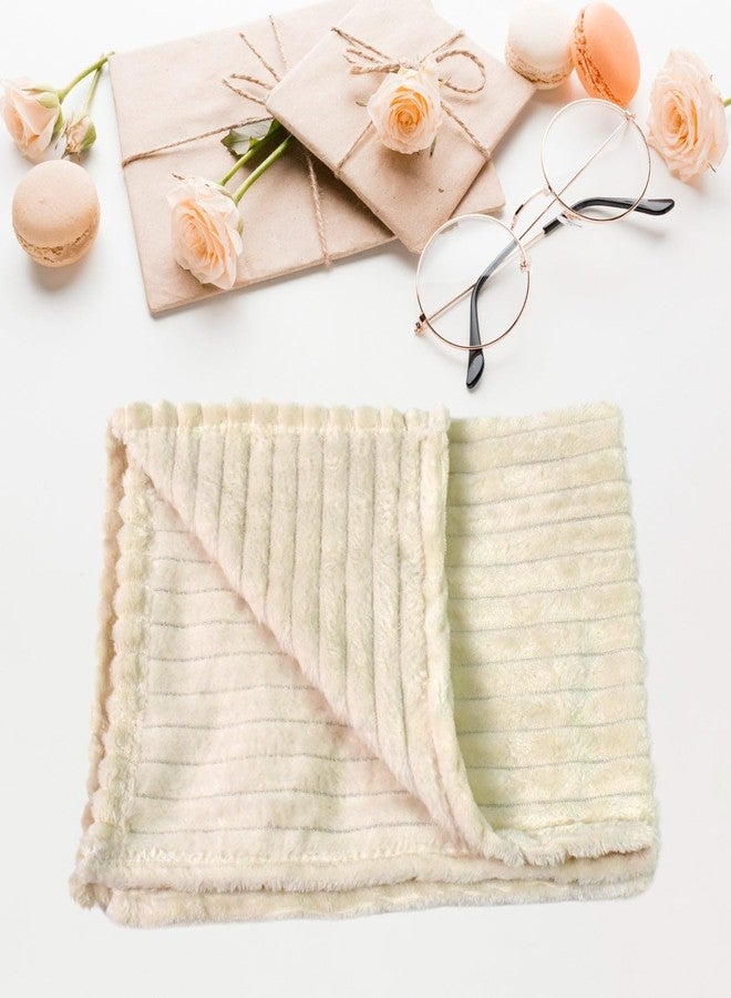 درامستون بطانية درامستون الدافئة للجراء | بطانية صوفية ناعمة بنقشة عظم رمادي | مقاس كبير 70×50 سم للكلاب والقطط الصغيرة | بطانية مريحة وخفيفة الوزن وقابلة للغسل للحيوانات الأليفة - Image 4